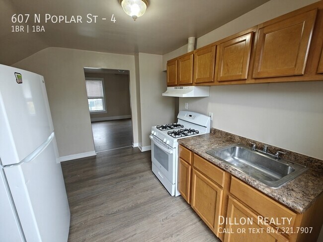 Photo - 607 N Poplar St Unit 4