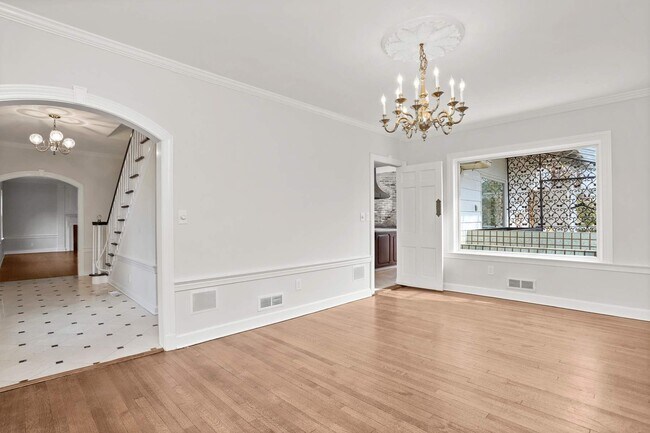 Photo - 23 Oak St