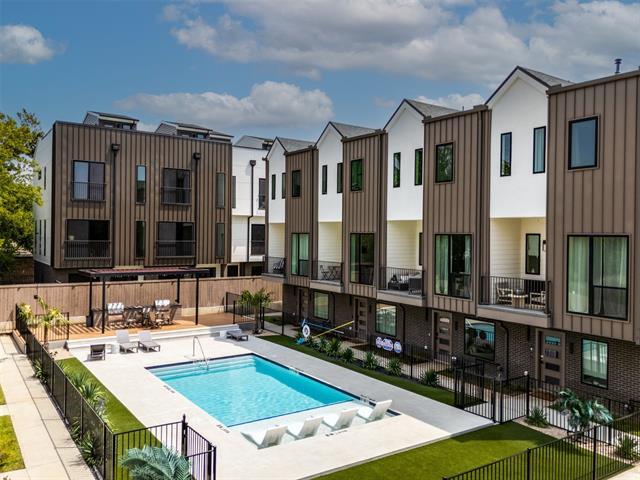1902 N Carroll Ave Unit 401