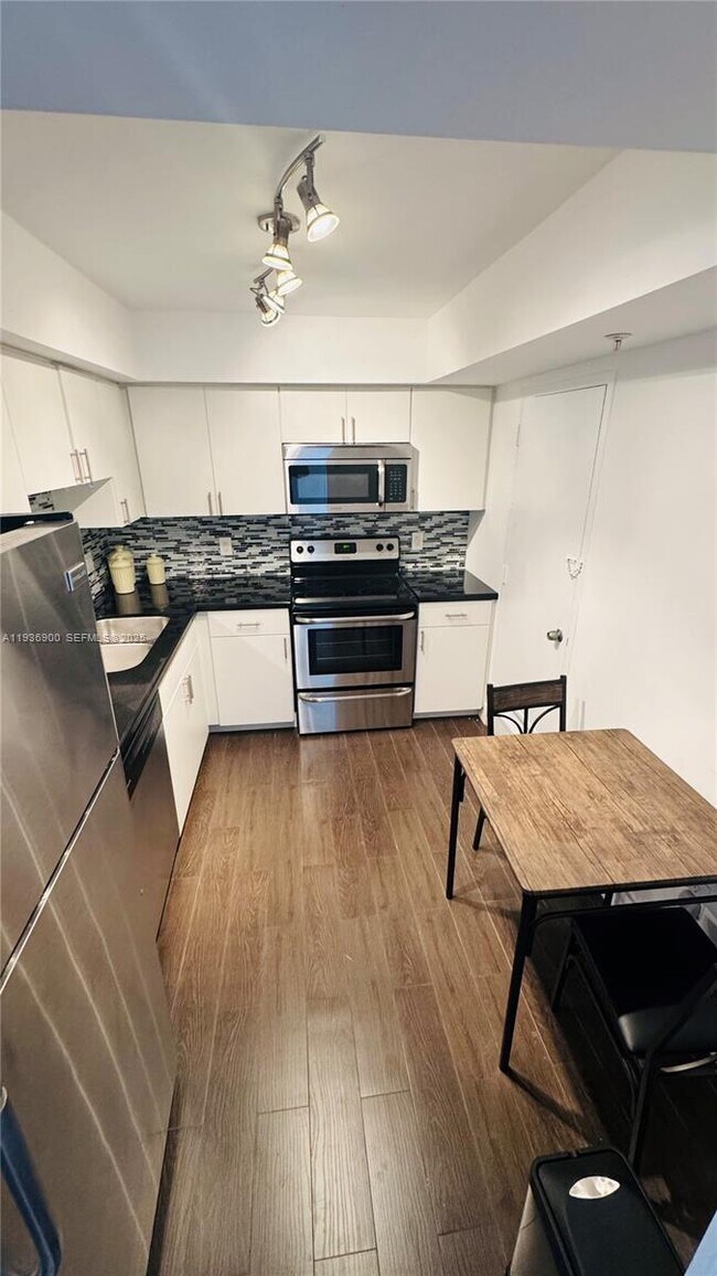 Photo - 400 Kings Point Dr Unit 417