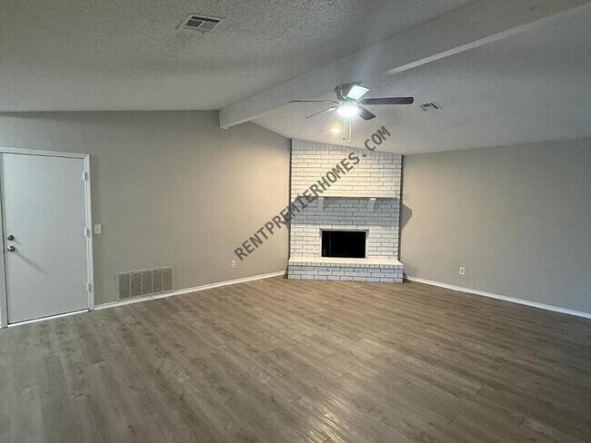 Photo - 1110 W Birmingham Pl