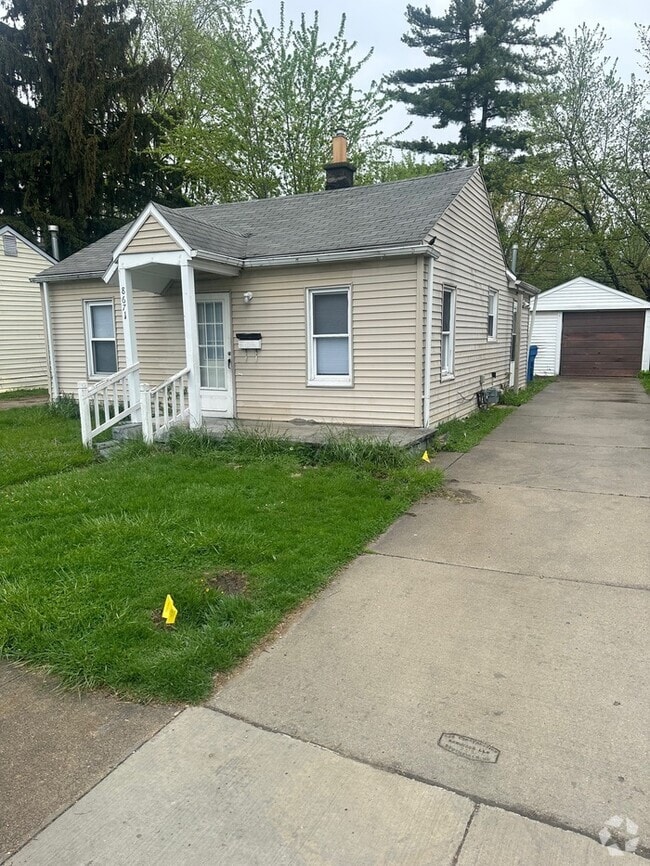 Building Photo - 8671 Hudson Ave Rental