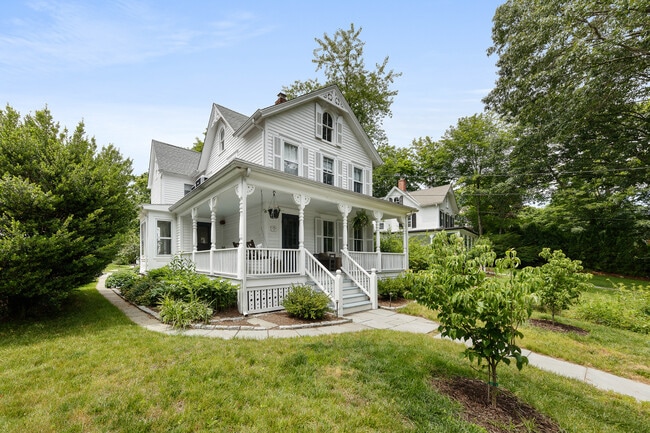 Building Photo - 25 Raymond St