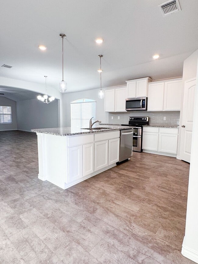 Photo - Stunning Home in Belton- Three Creeks!