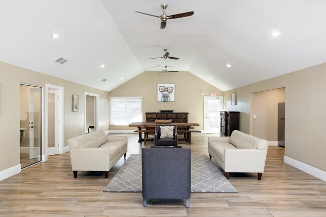 Casa Grande Apartments