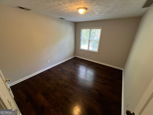 Photo - 2735 Fairlane Dr