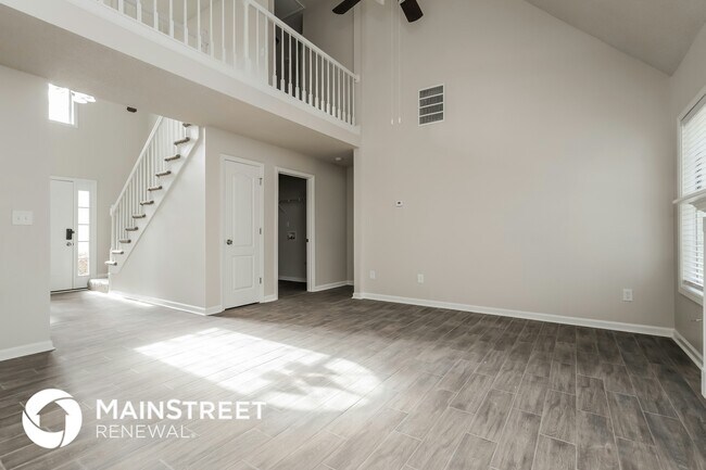 Photo - 750 Stonehaven Chase