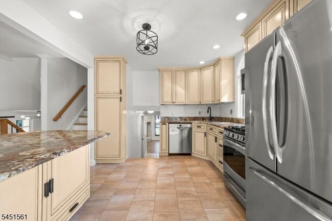 Photo - 27 Meadowview Rd