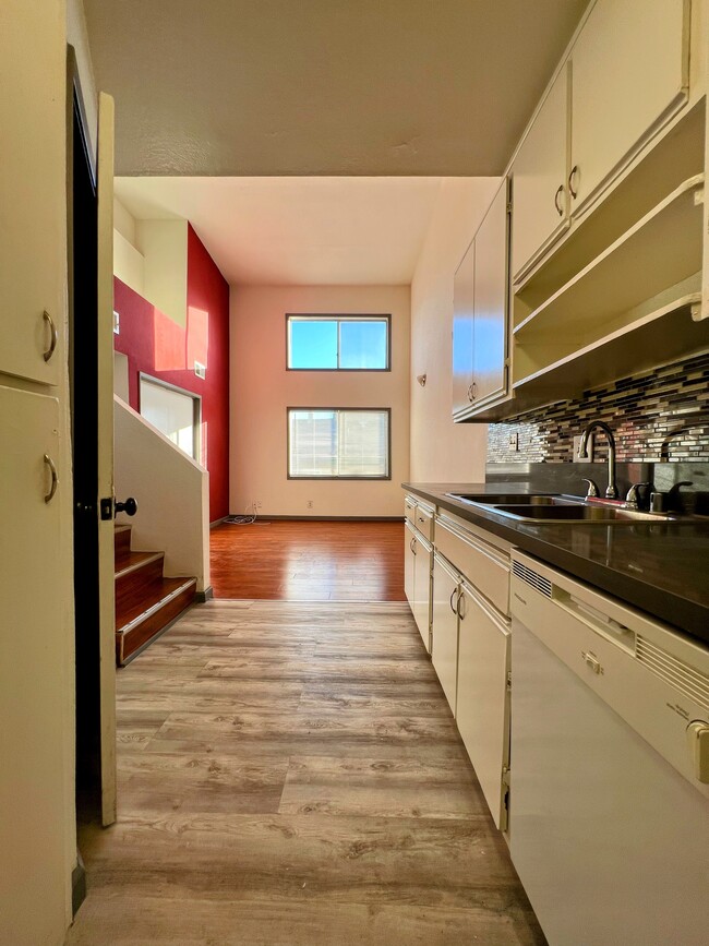 Photo - 1540 S Fairfax Ave