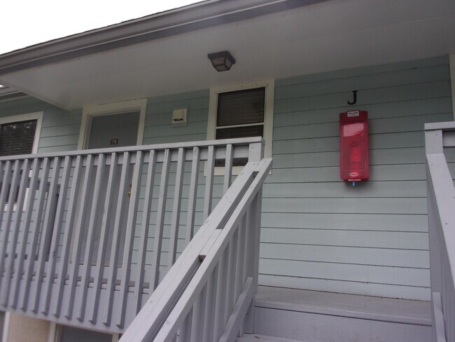 Photo - 700 W Pope Rd