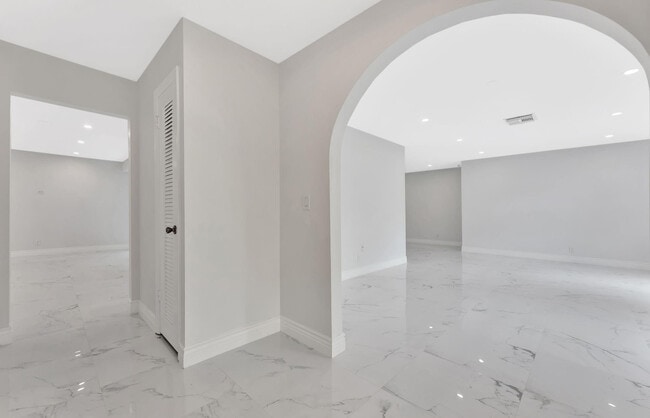 Photo - 10251 NW 39th Ct