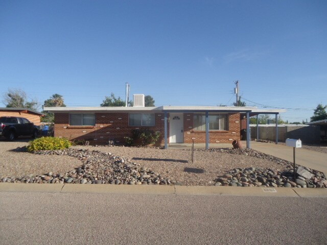 1301 Cushman Dr