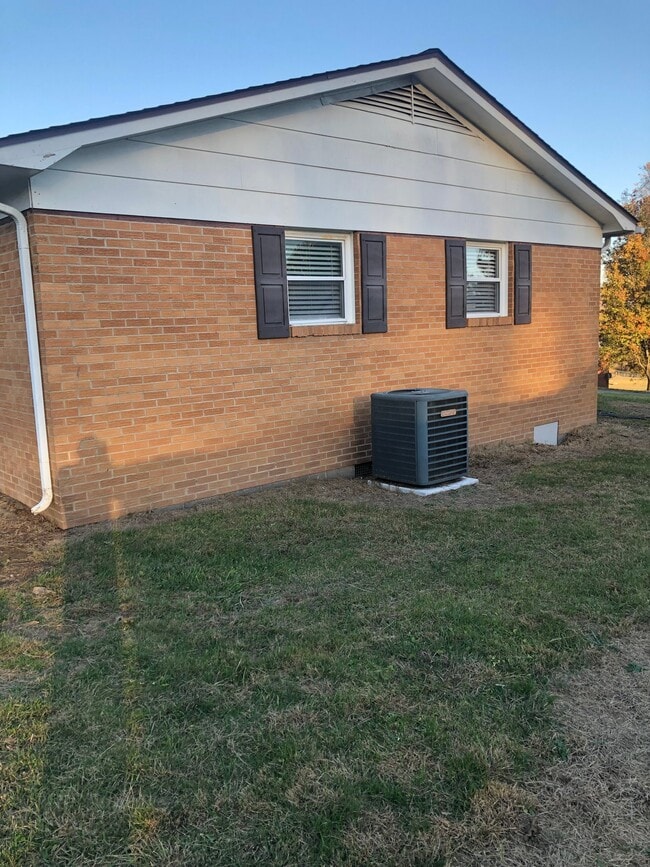 1908 Hill Rd