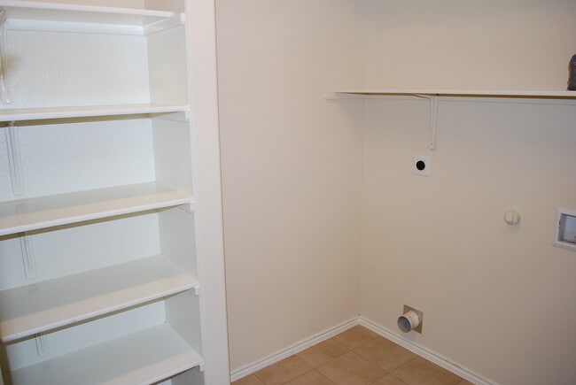 Photo - Large 4 BR Clear Creek Area-Convenient to Shopping and Fort Hood!