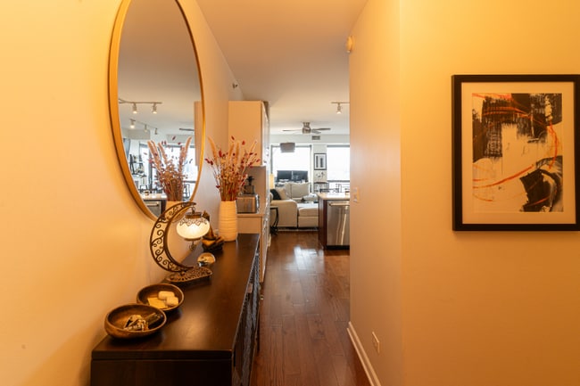 Photo - 1212 N Wells St Unit 1406