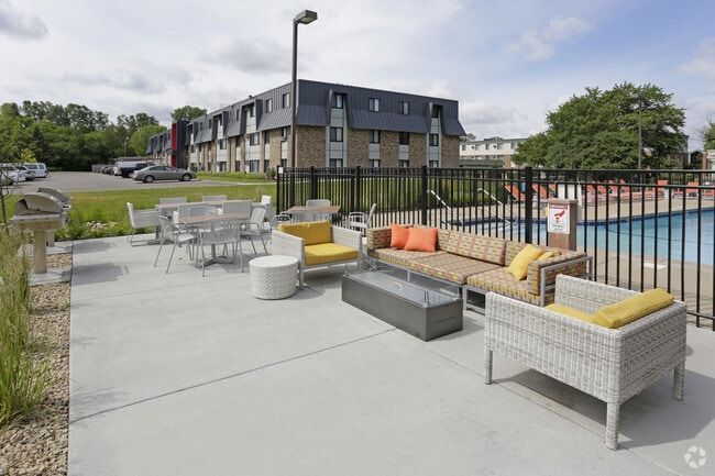 Hamline Pointe Apartments