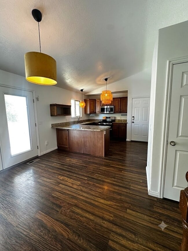 Photo - 307 Marion St
