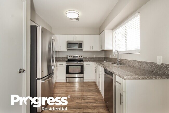 Photo - 8421 W Windrose Dr