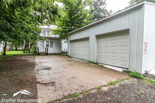 Photo - Great 5 bed home one block from City Park!