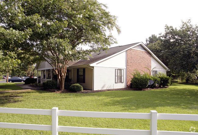 Photo - Marion Manor Apartments