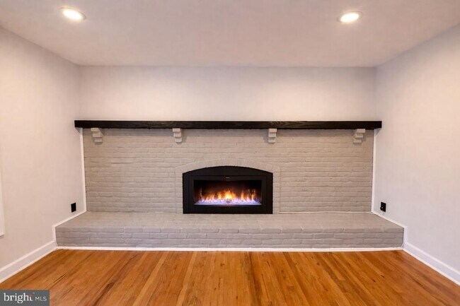 Photo - 1744 Lockerbie Ln