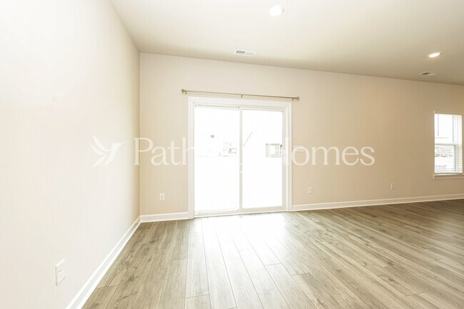 Photo - 3440 Quintana Dr