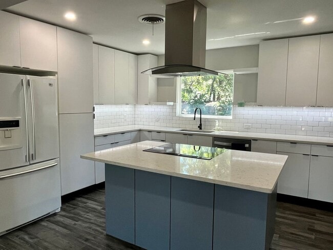 Building Photo - 4909 Hope St