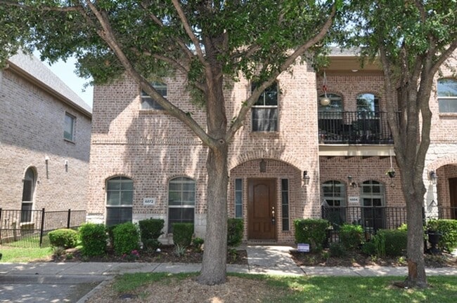 Fabulous 3-2-2 retreat in Frisco! - Fabulous 3-2-2 retreat in Frisco! Casa