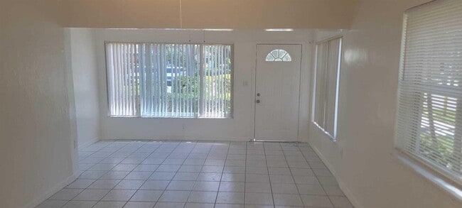 Photo - 1855 Sherman St