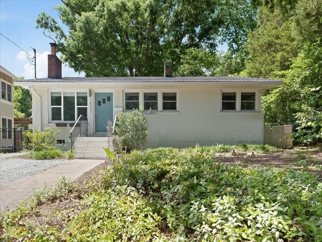 Photo - 1521 N Duke St House