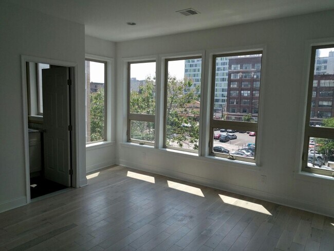 Photo - 1213 Noble St Unit 4