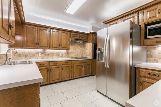 Building Photo - 2803 Costa Mesa Dr Rental