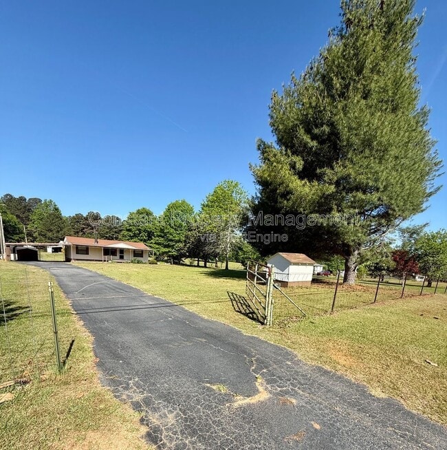 Photo - 491 Johnny Cut Rd