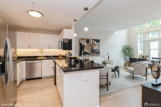 Photo - 88 King St Unit 104