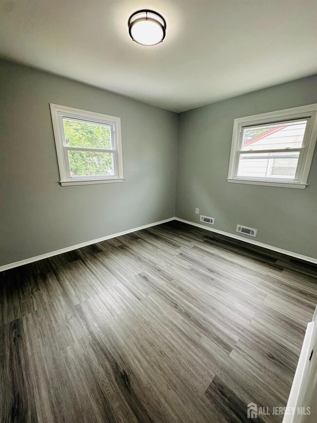 Photo - 183 E Henry Pl
