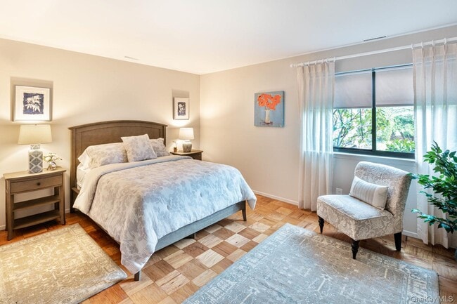 Photo - 44 NY-25A Unidad 103