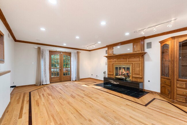 Photo - 28 Cambridge Dr