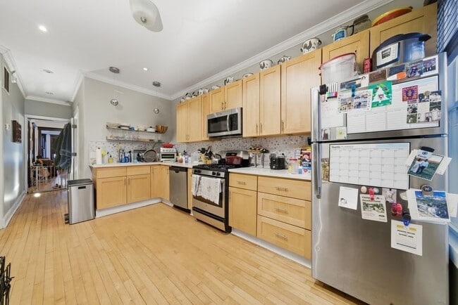 Photo - 2421 N Washtenaw Ave Unit 2