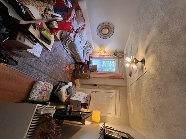 Photo - 3009 Ellwood Ave Unidad A