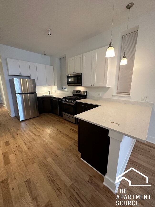 Building Photo - 1823 W 17th St Unit 1F Rental