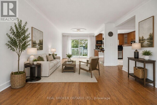 Photo - 77 Norgrove Crescent