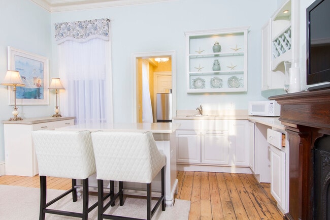 Photo - 95 Coggeshall Ave