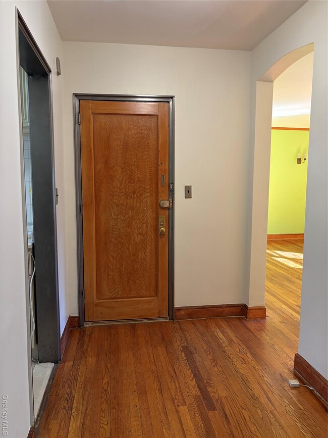 Building Photo - 21-41 78th St Unit 1