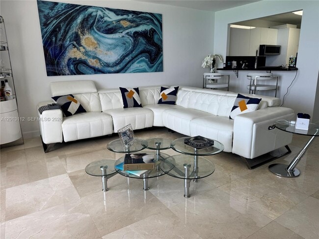 Building Photo - 5555 Collins Ave Unit 14E