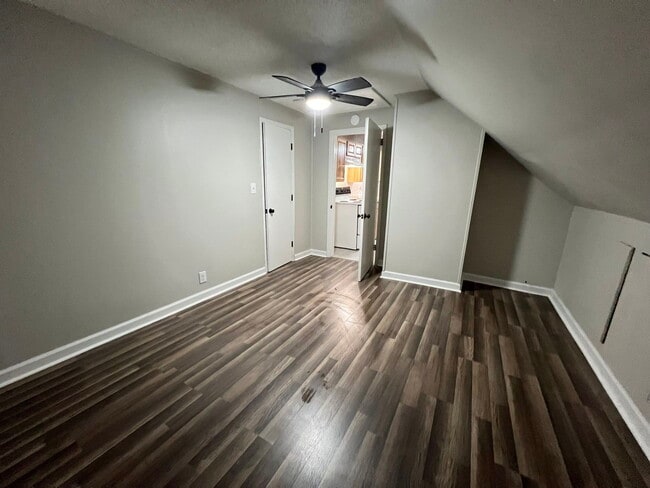 Photo - 721 N Maple St Unidad C