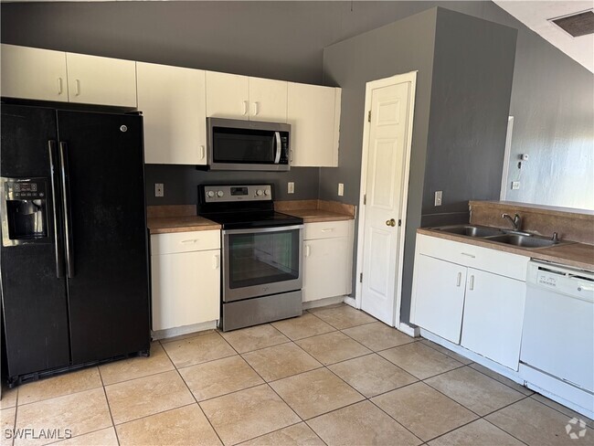 Building Photo - 402 Banfield Pl Rental
