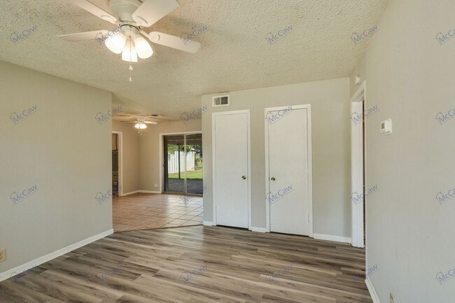 Photo - 5107 Parklane Dr