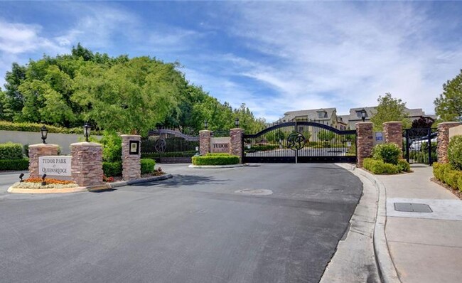 9209 Tudor Park Pl