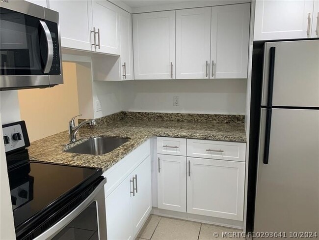 Building Photo - 2800 NW 56th Ave Unit D-203