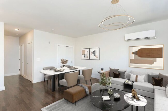 Building Photo - 301 W Franklin St